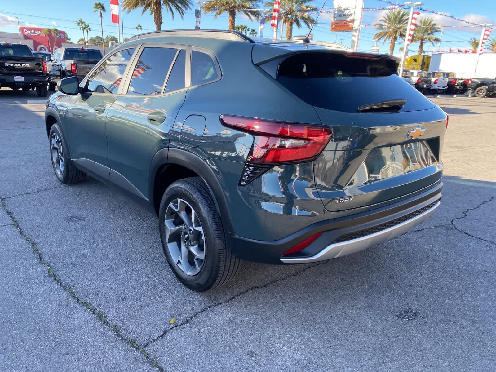 Thumbnail: 2025 Chevrolet Trax - 8