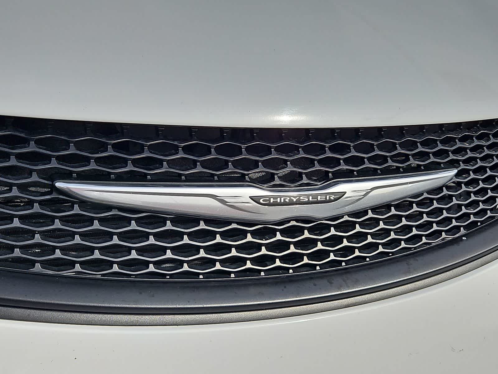 Thumbnail: 2023 Chrysler Voyager - 12