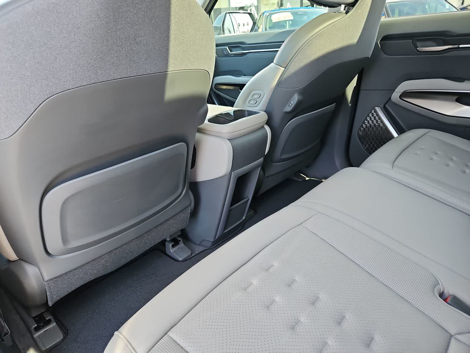 Thumbnail: 2024 Kia EV9 - 18