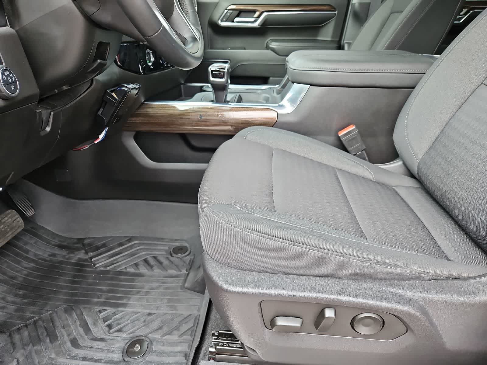 Thumbnail: 2023 Chevrolet Silverado 1500 - 17