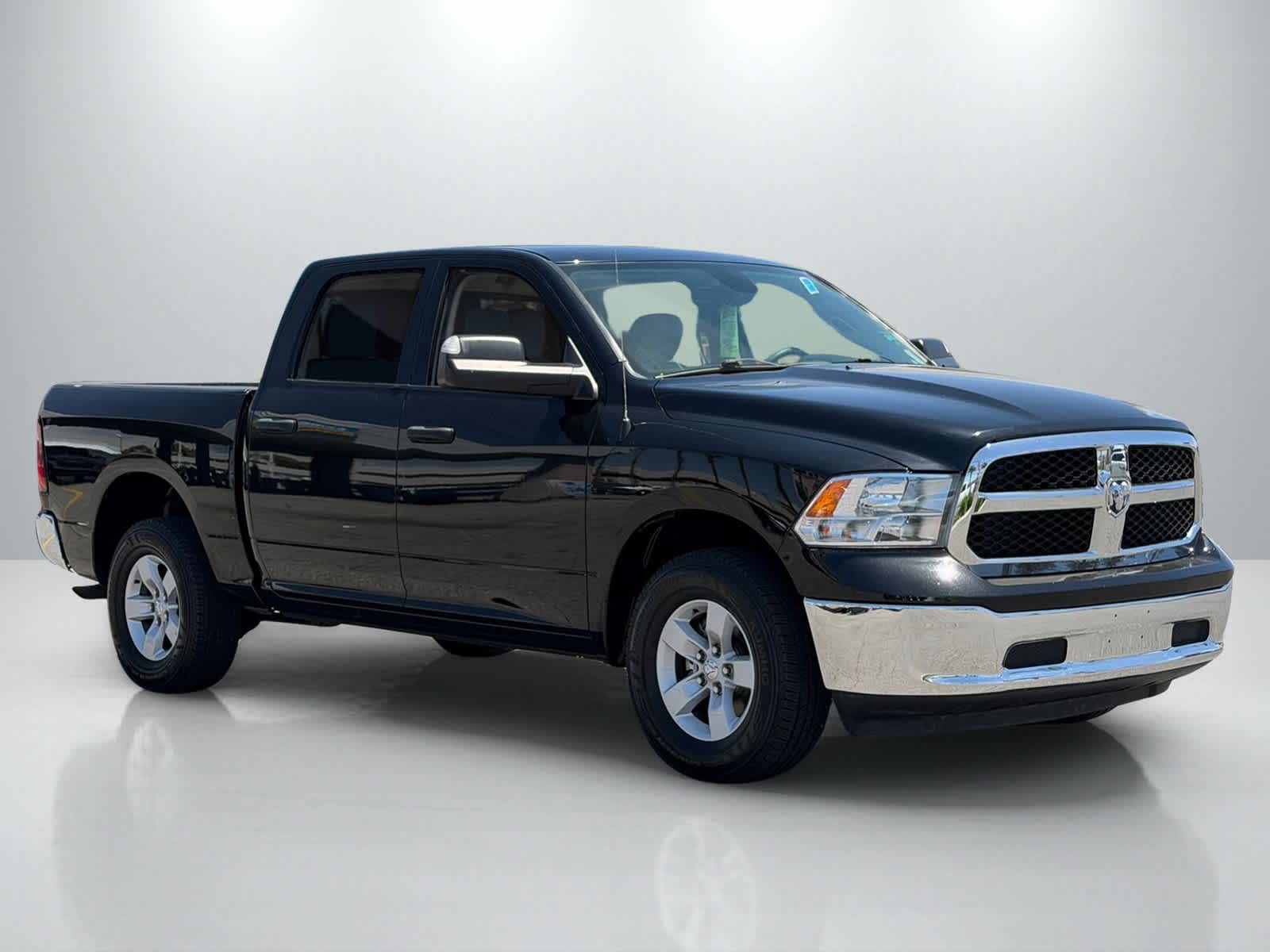 Thumbnail: 2023 RAM 1500 Classic - 10