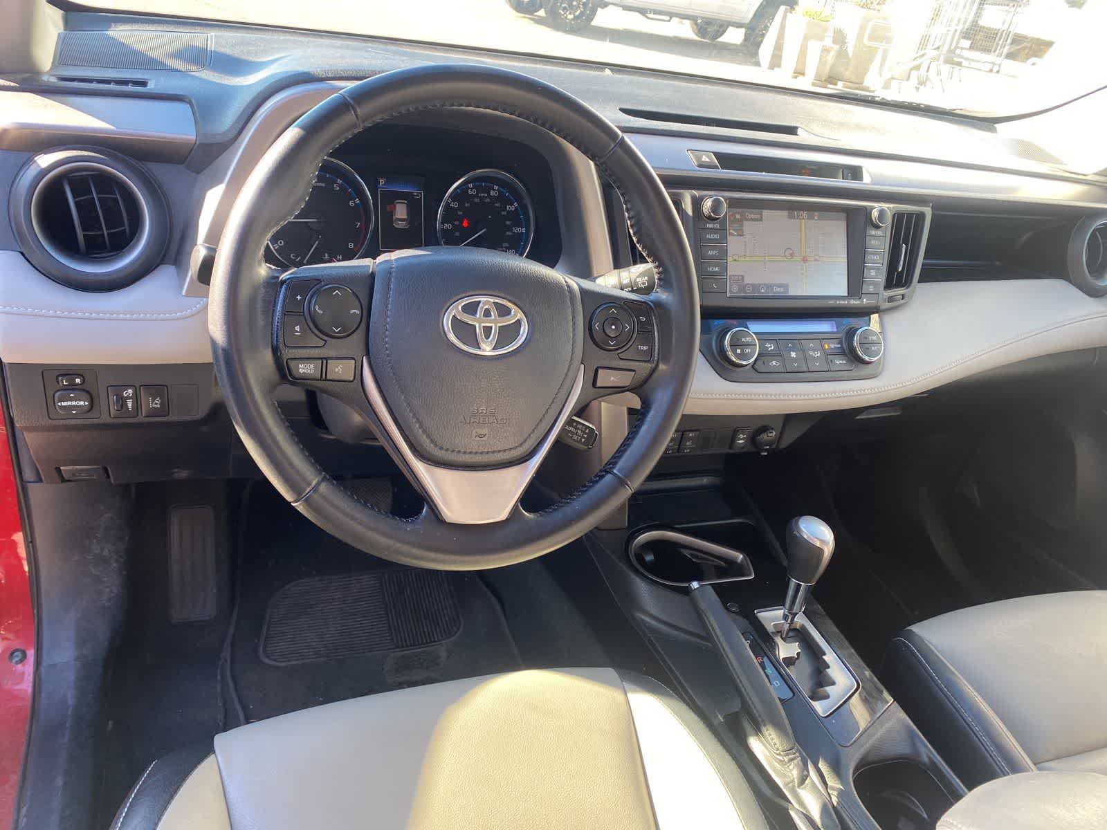 Thumbnail: 2016 Toyota RAV4 - 11