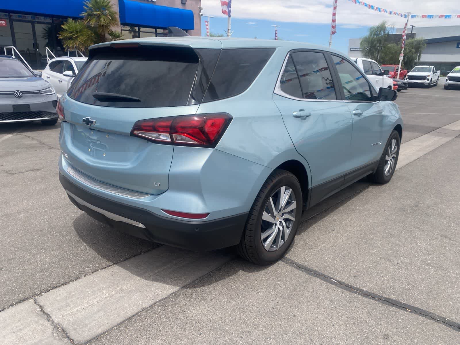 Thumbnail: 2022 Chevrolet Equinox - 6