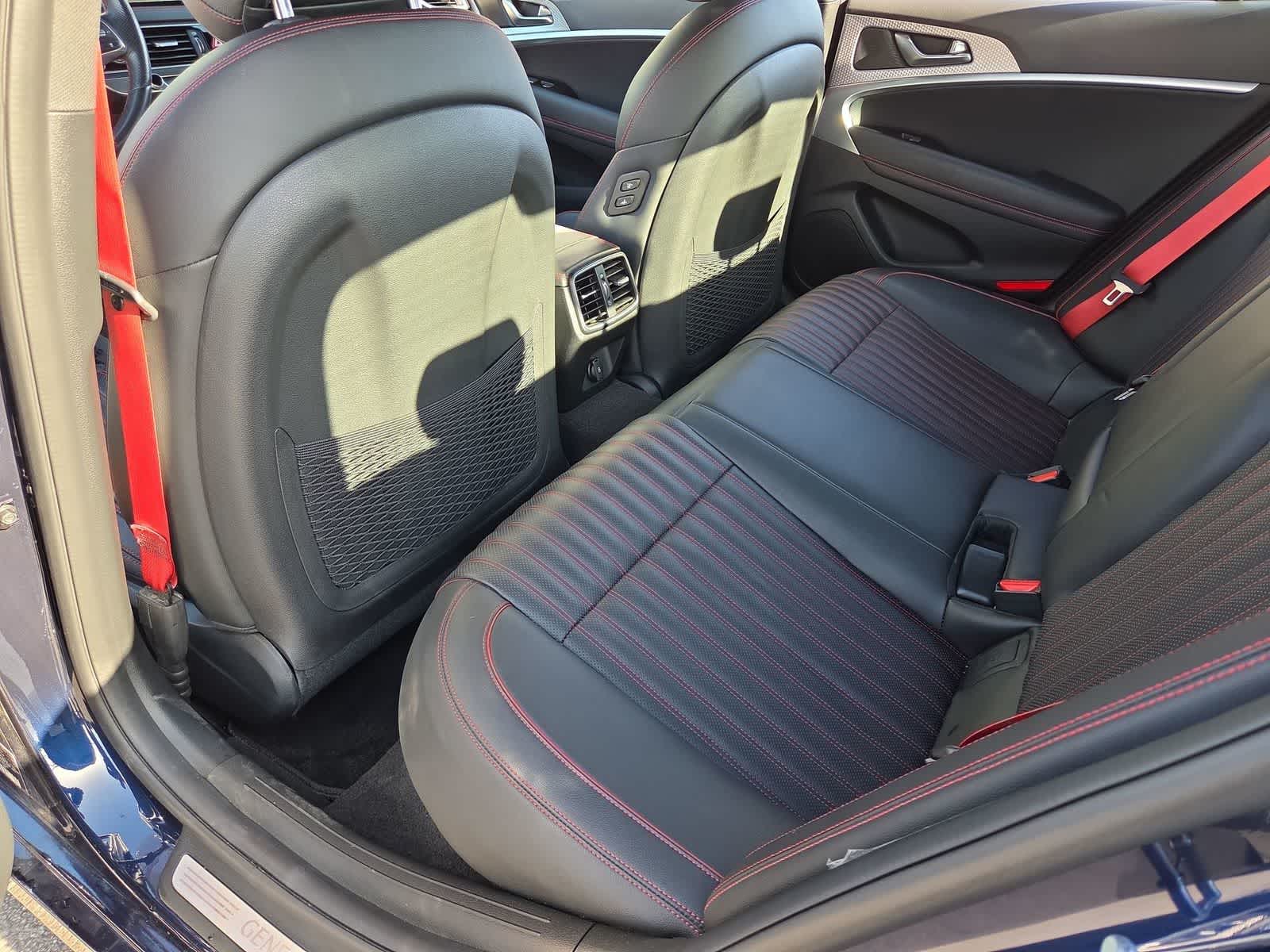 Thumbnail: 2023 Genesis G70 - 19