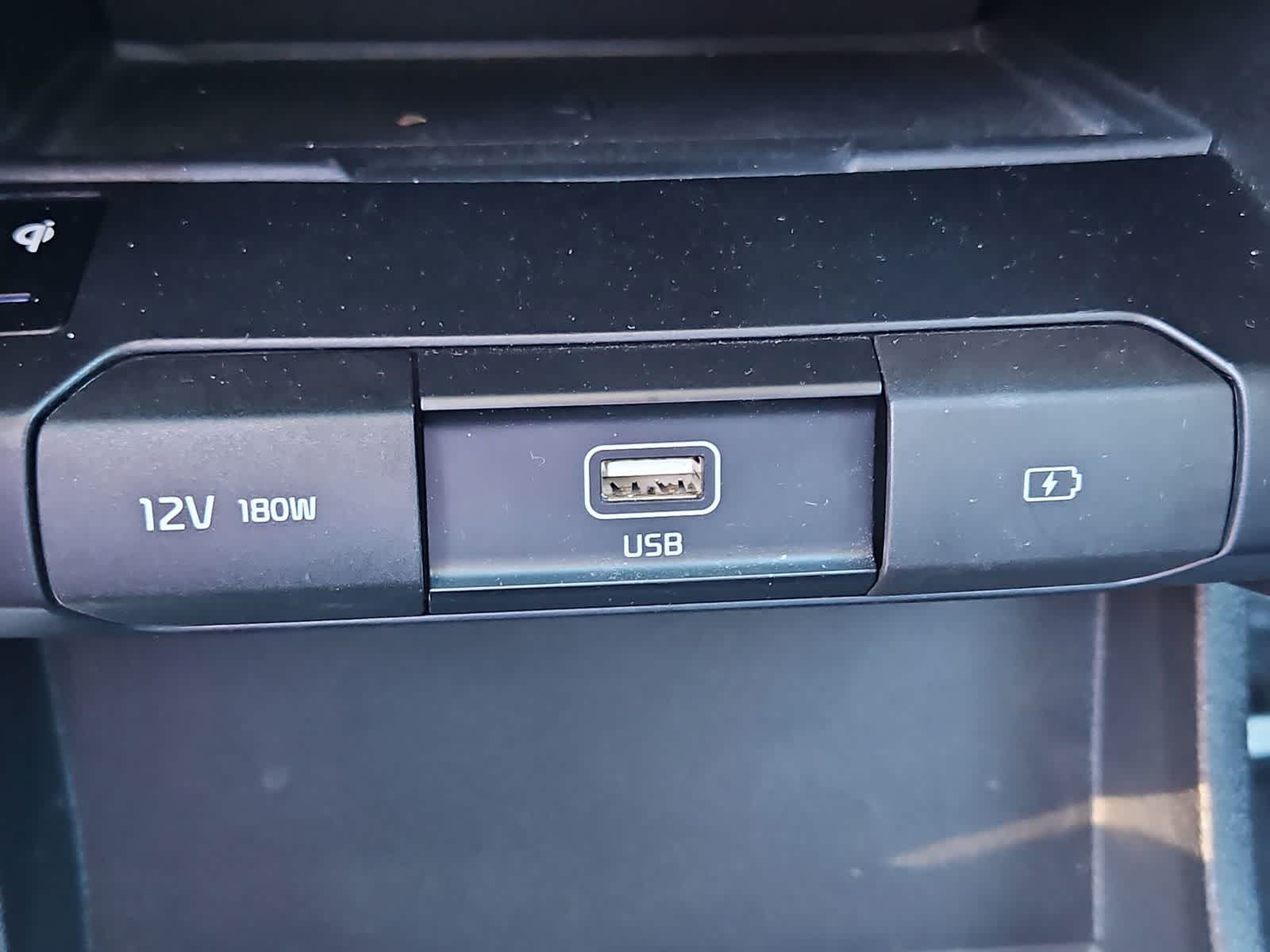 Thumbnail: 2022 Kia Niro - 32