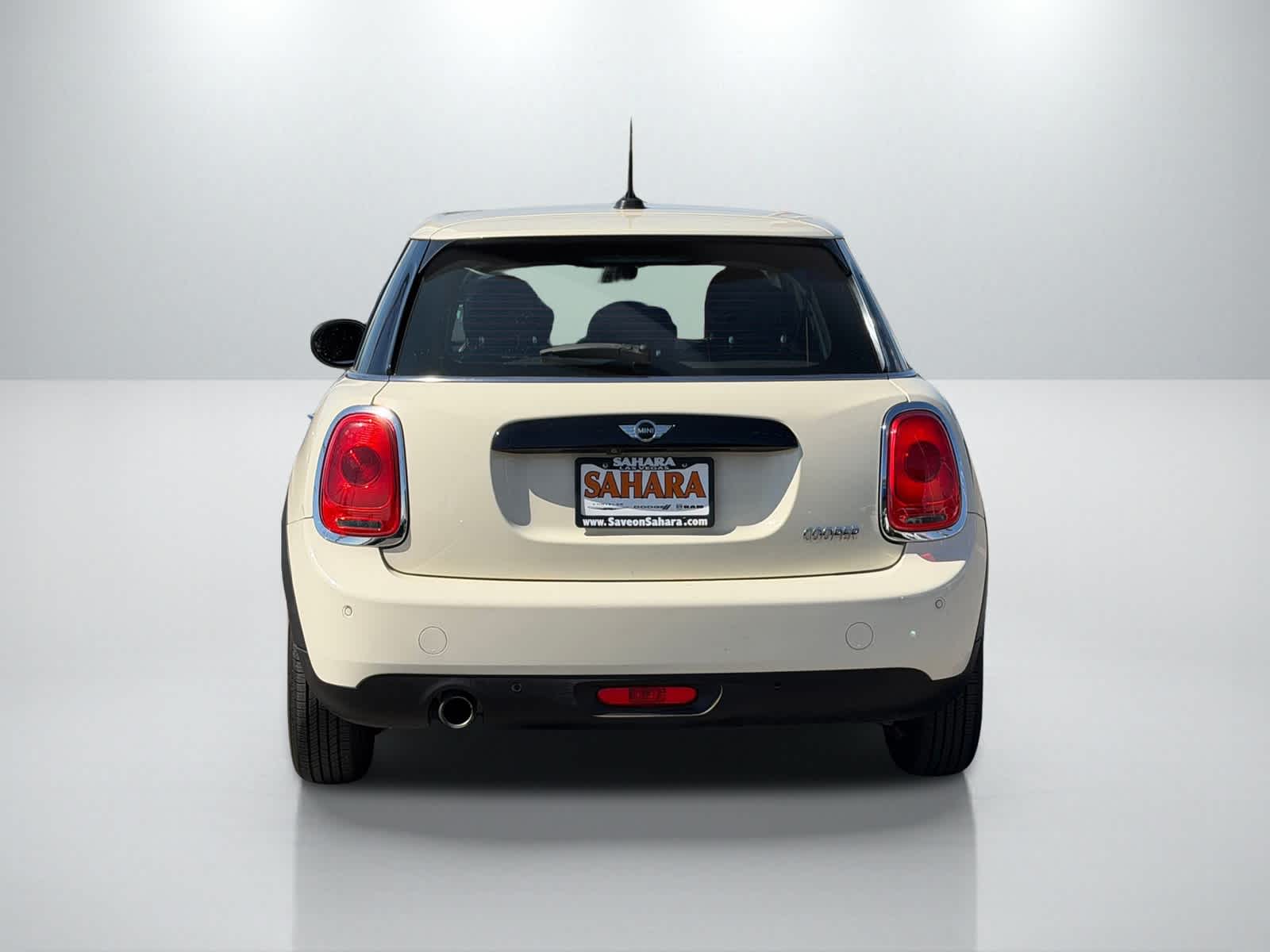 Thumbnail: 2018 MINI Cooper Hardtop - 5