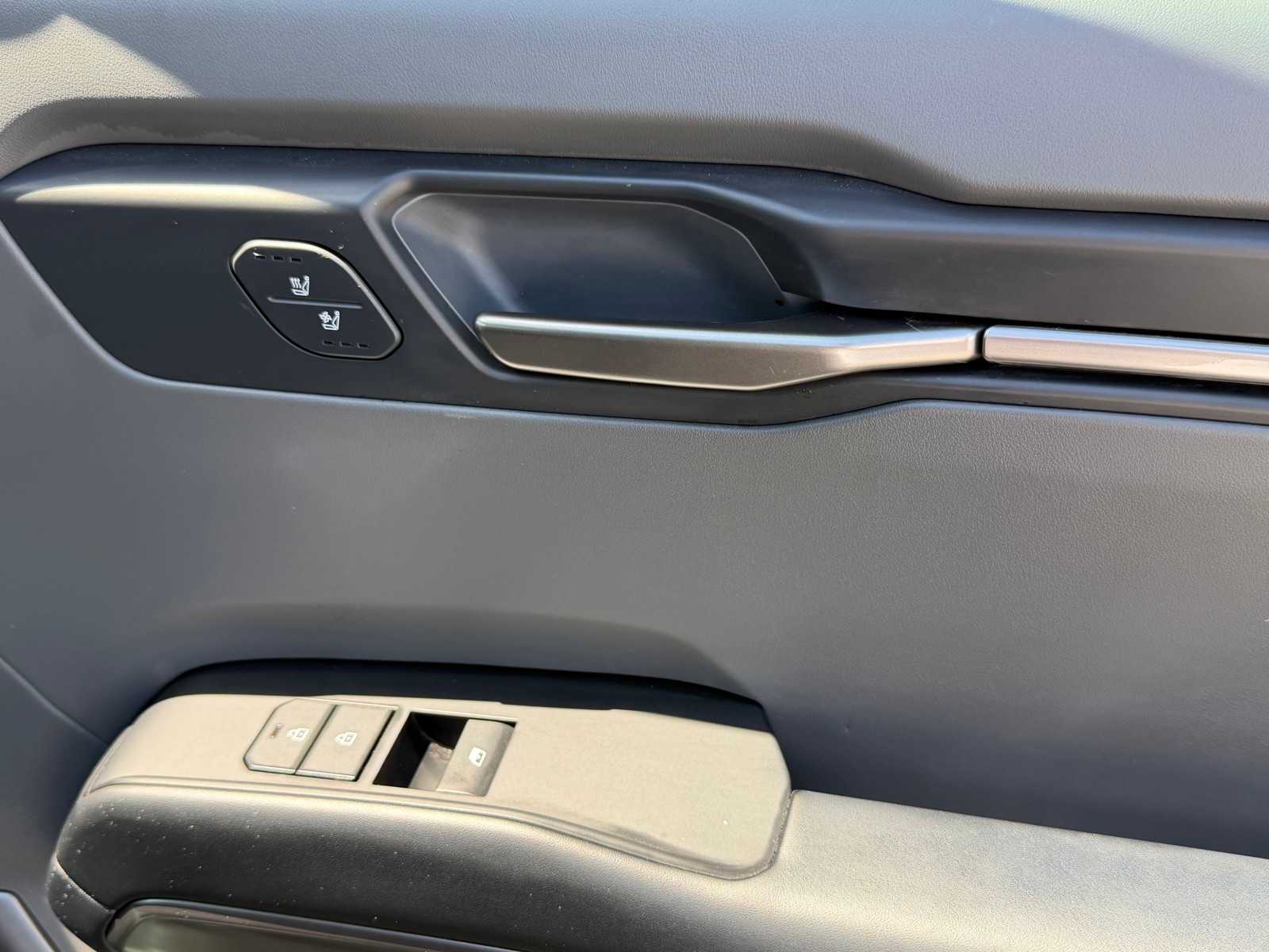 Thumbnail: 2024 Kia EV9 - 31