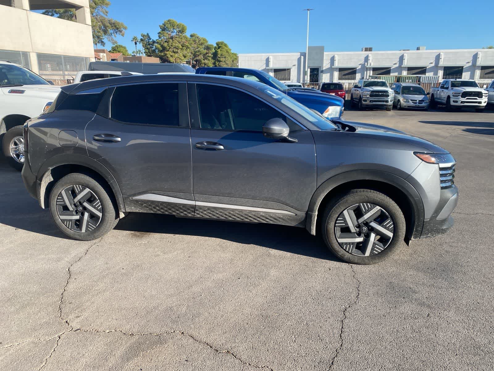 2025 Nissan Kicks SV photo 3