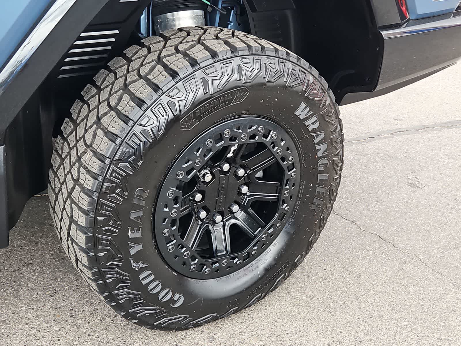 Thumbnail: 2024 GMC Hummer EV - 14