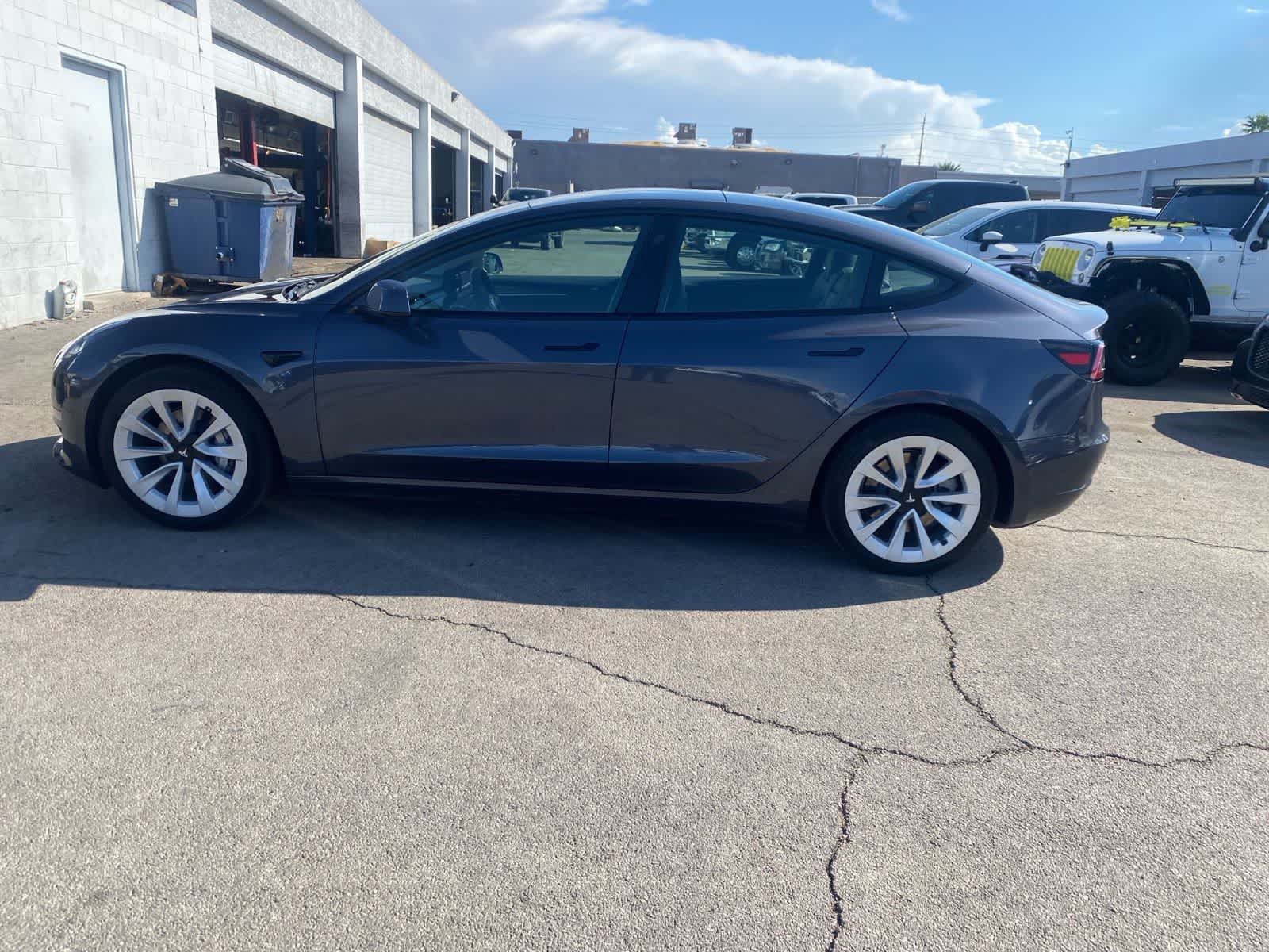 Thumbnail: 2022 Tesla Model 3 - 9