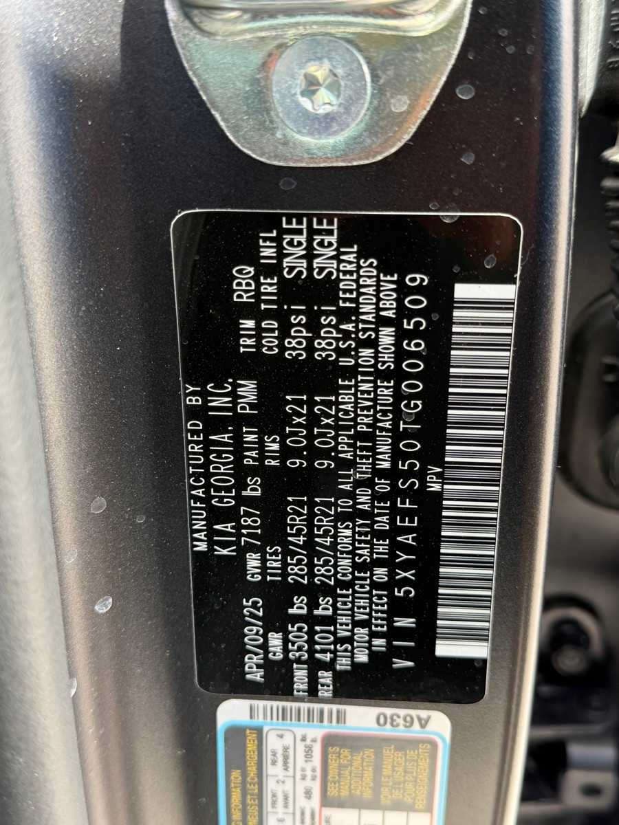 Thumbnail: 2026 Kia EV9 - 36