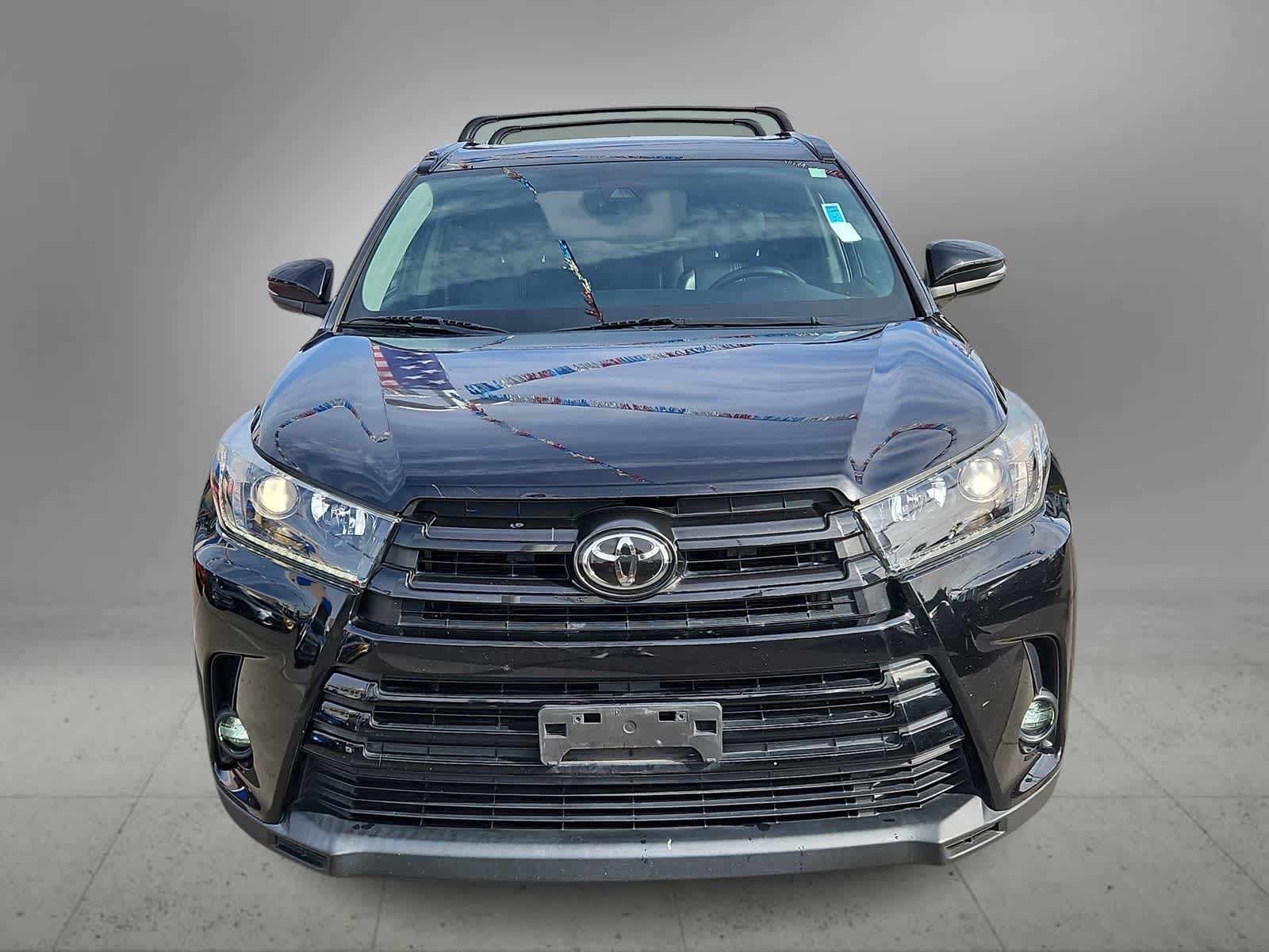 2019 Toyota Highlander SE photo 2