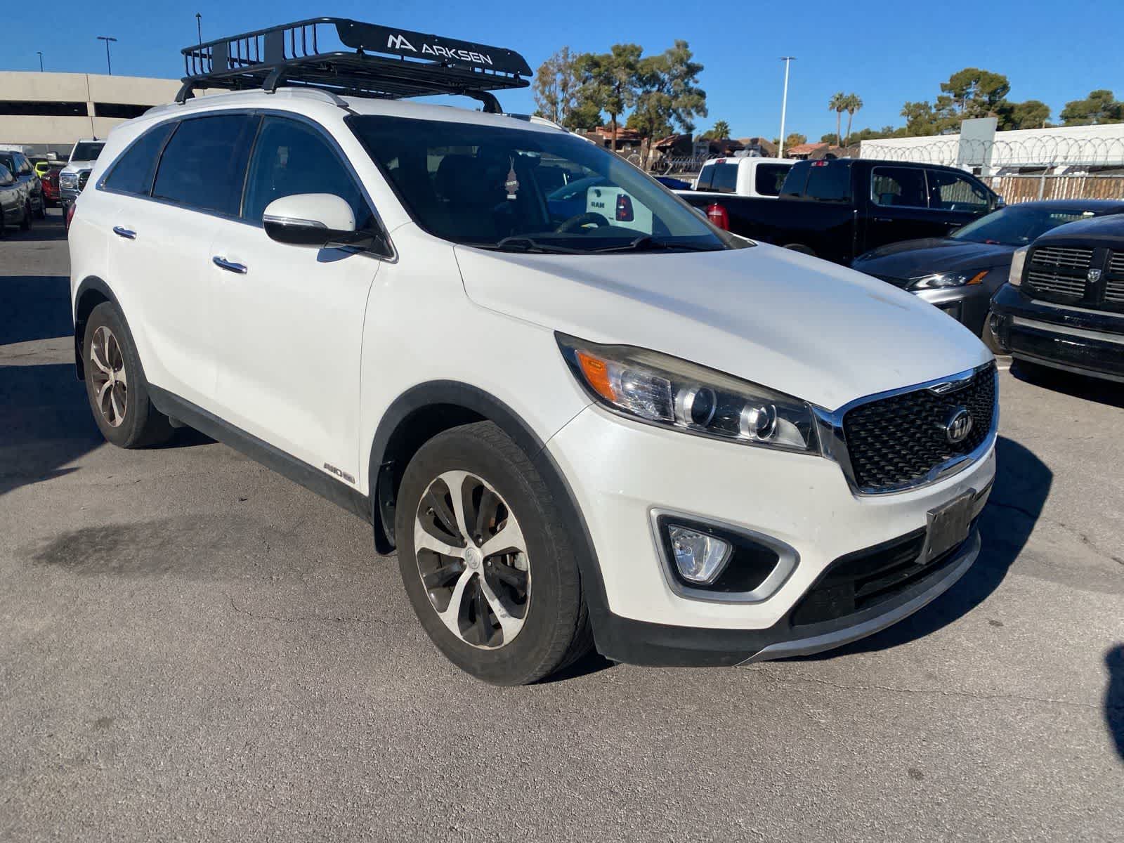 Thumbnail: 2017 Kia Sorento - 4