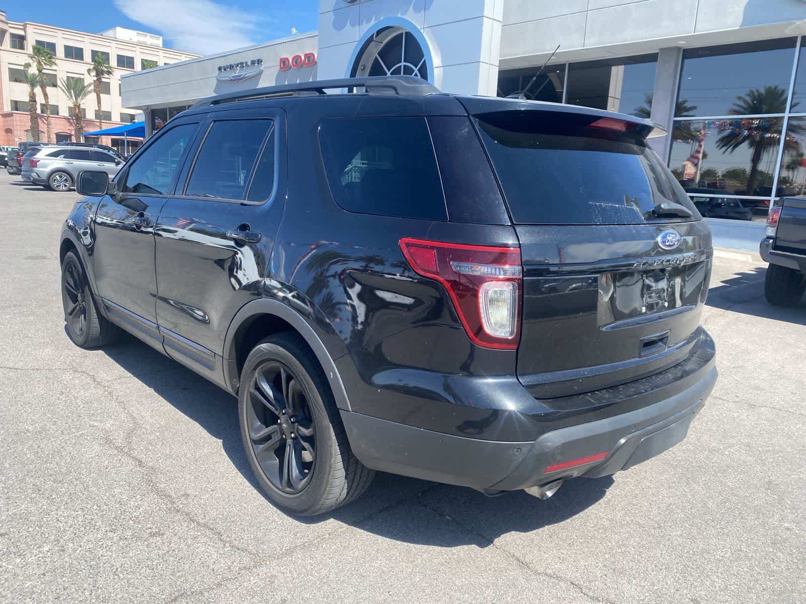 Thumbnail: 2015 Ford Explorer - 8