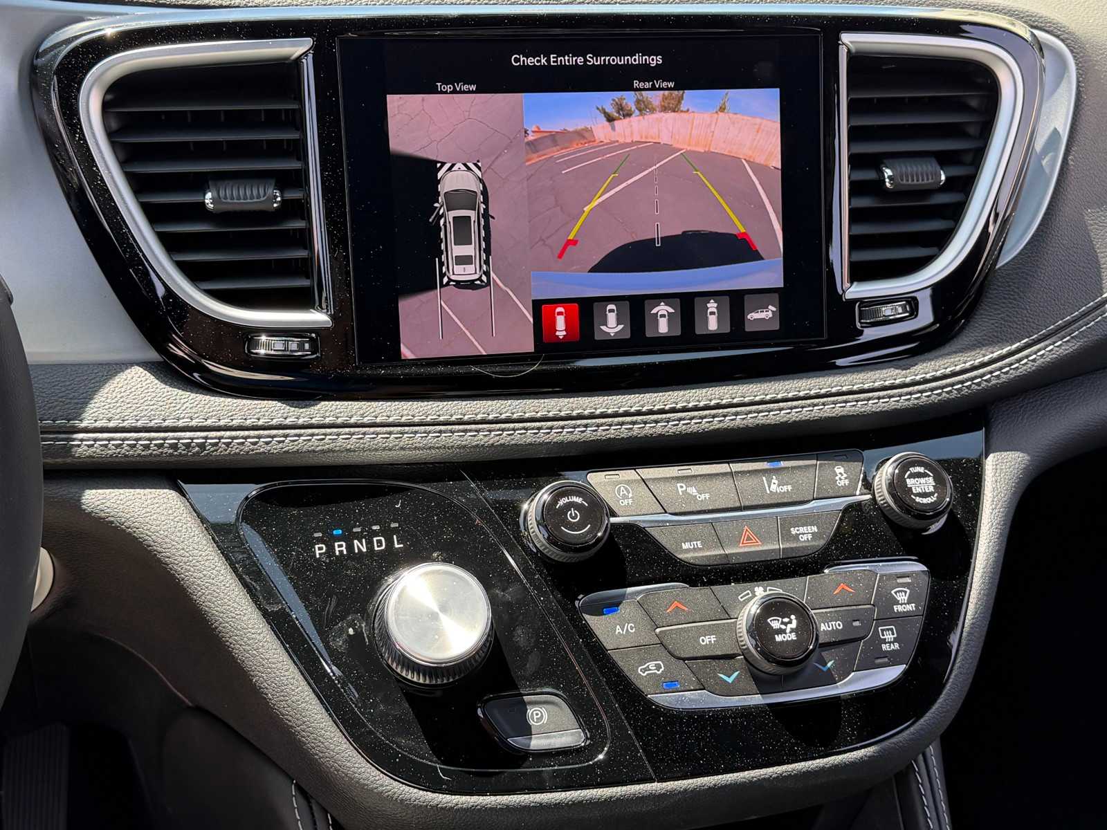 Thumbnail: 2026 Chrysler Pacifica - 20