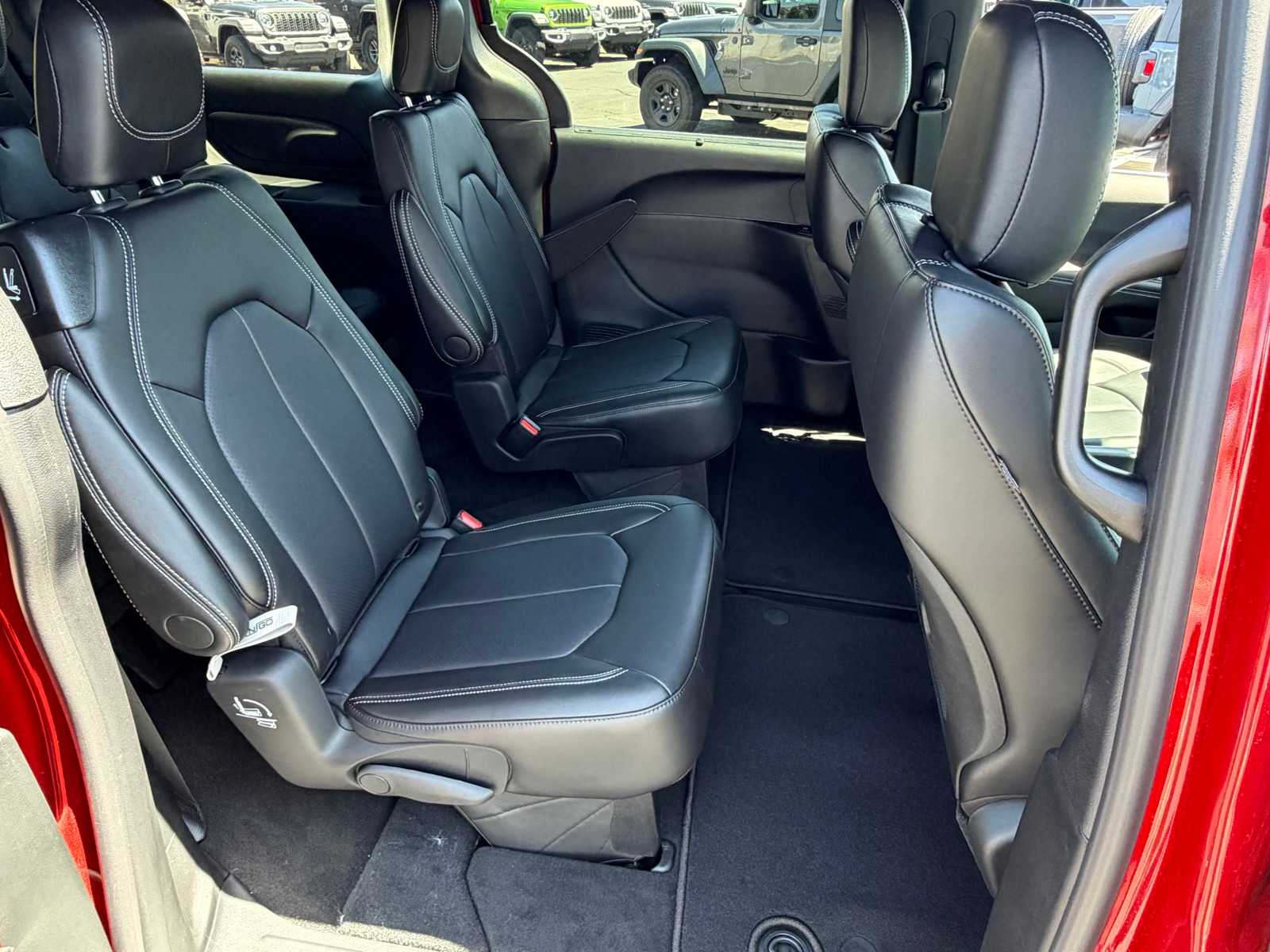 Thumbnail: 2026 Chrysler Pacifica - 22