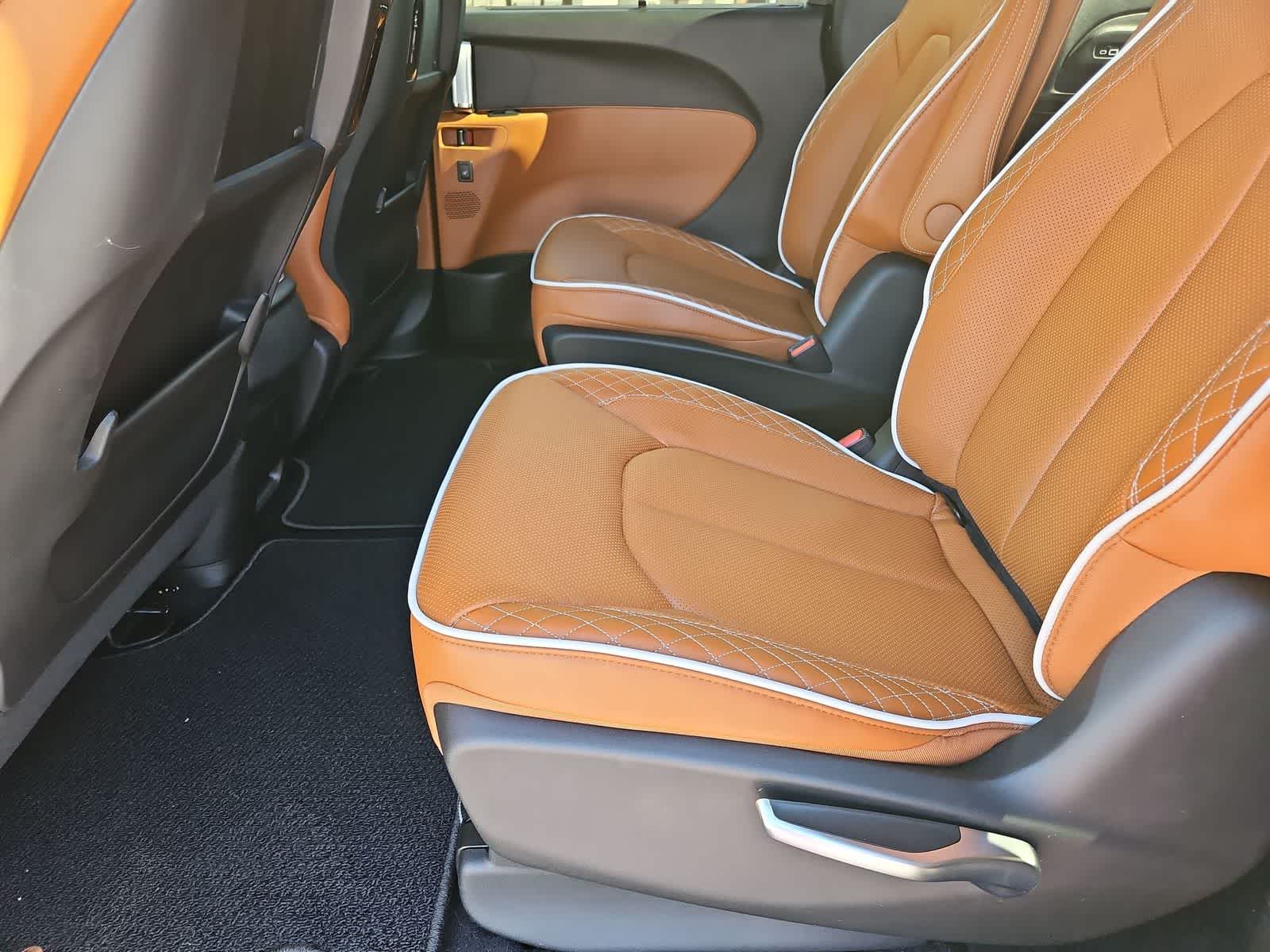 Thumbnail: 2026 Chrysler Pacifica - 19