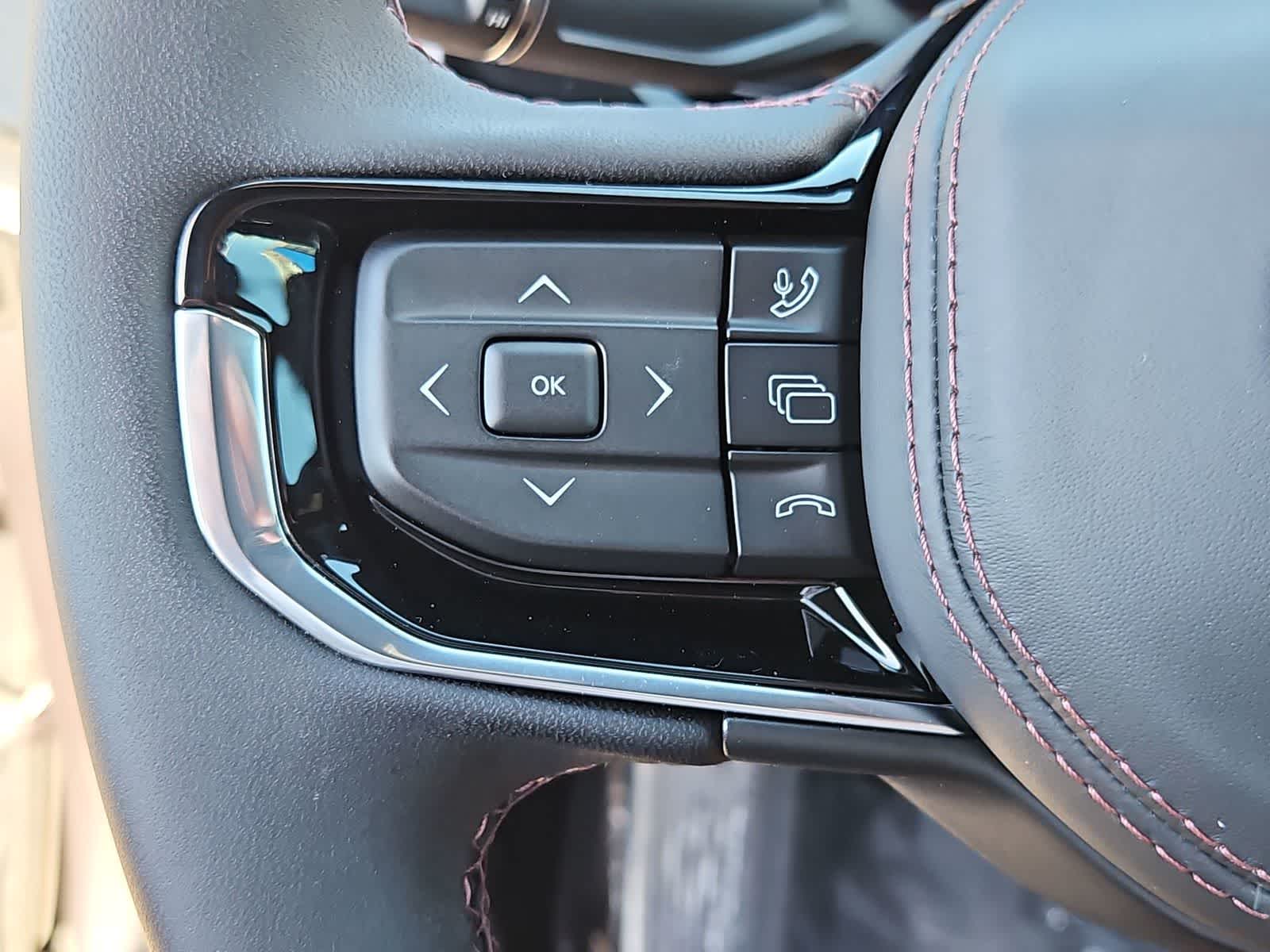 Thumbnail: 2025 Jeep Wagoneer S - 24