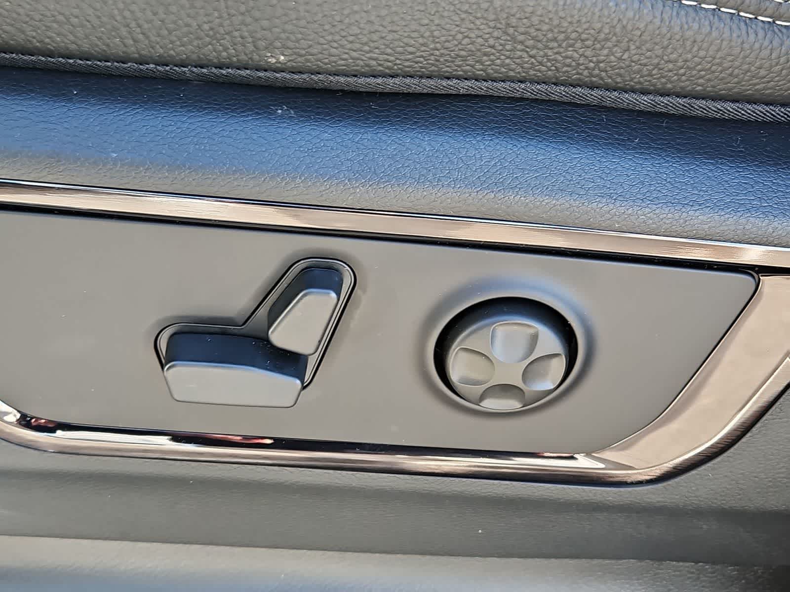 Thumbnail: 2026 RAM 1500 - 16