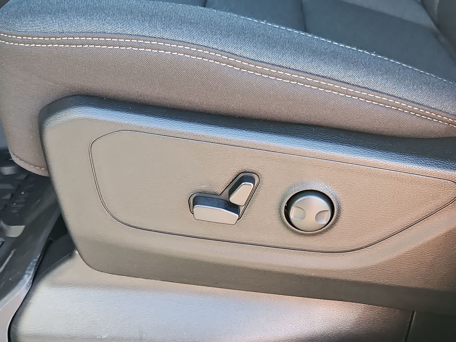 Thumbnail: 2026 RAM 1500 - 17