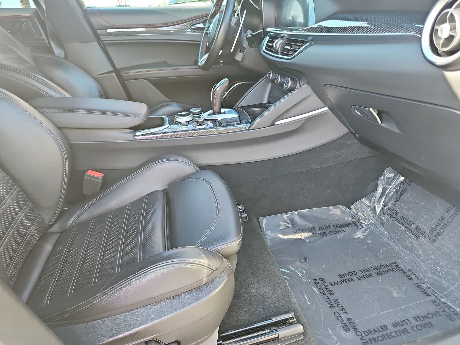 Thumbnail: 2023 Alfa Romeo Stelvio - 23