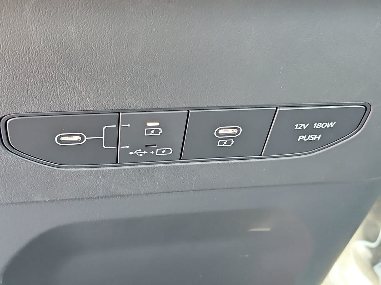 Thumbnail: 2024 Kia EV9 - 30