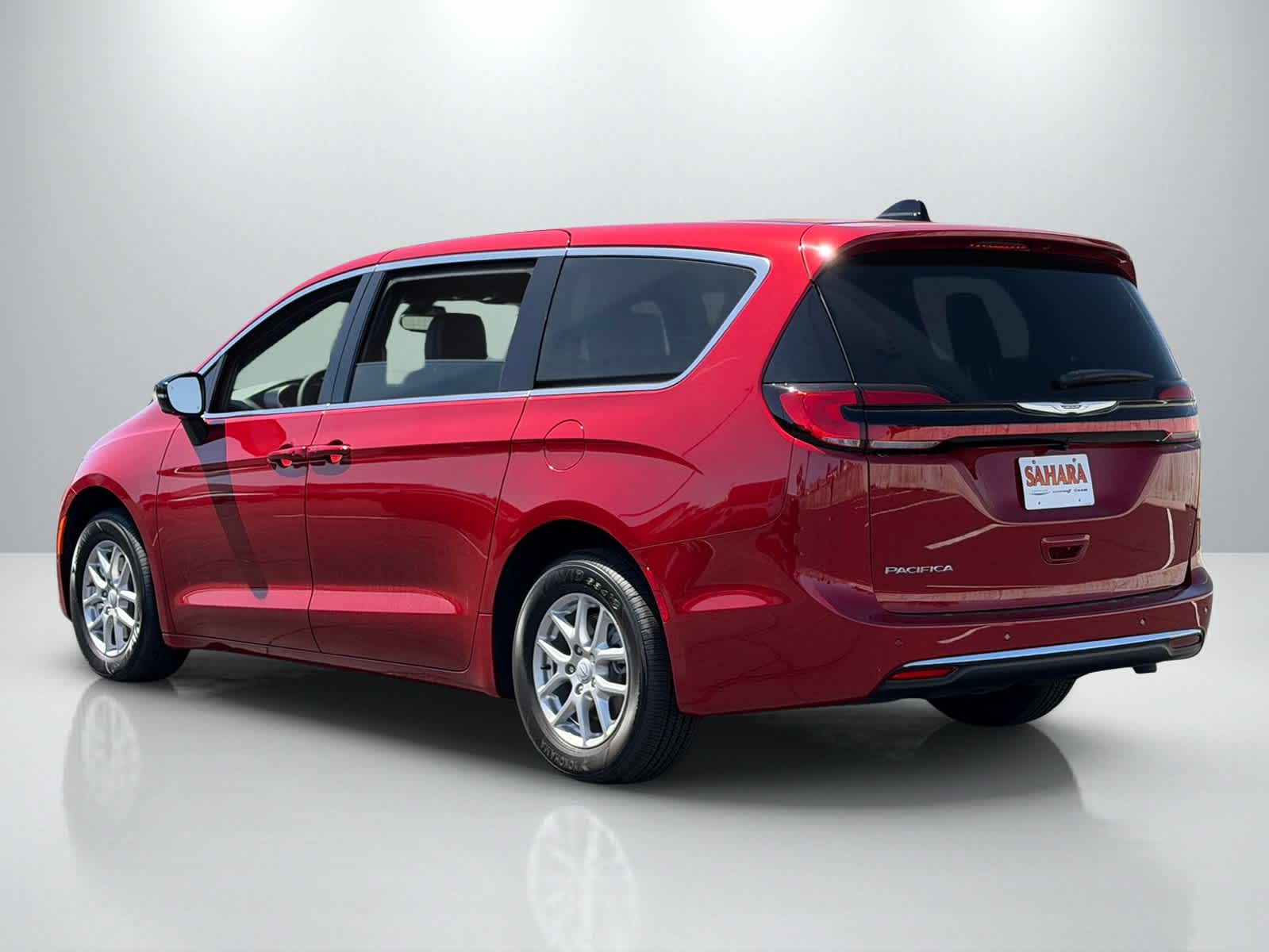 Thumbnail: 2026 Chrysler Pacifica - 4