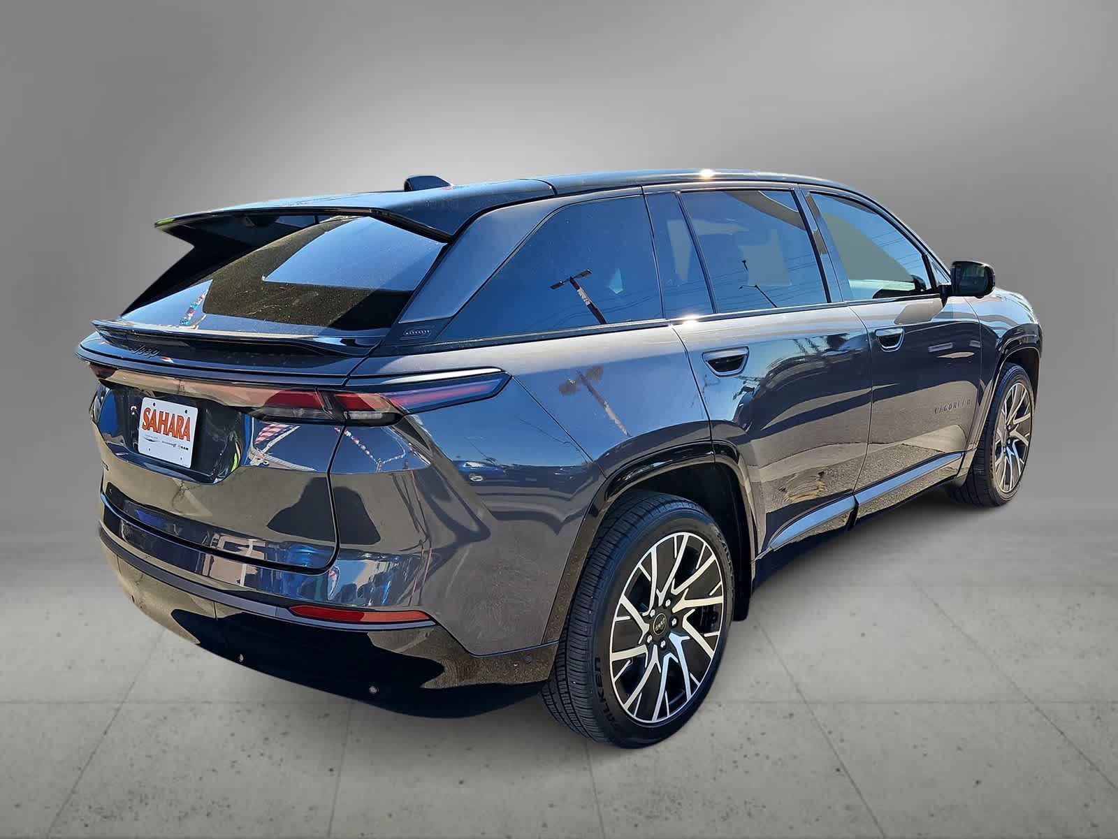 Thumbnail: 2025 Jeep Wagoneer S - 9