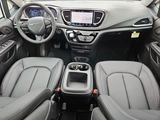 Thumbnail: 2026 Chrysler Pacifica - 19