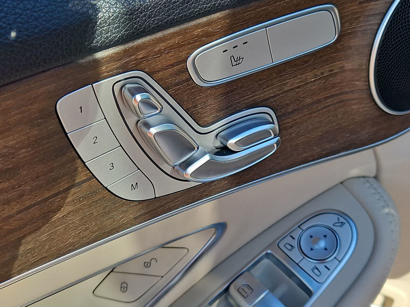 Thumbnail: 2019 Mercedes-Benz C-Class - 18