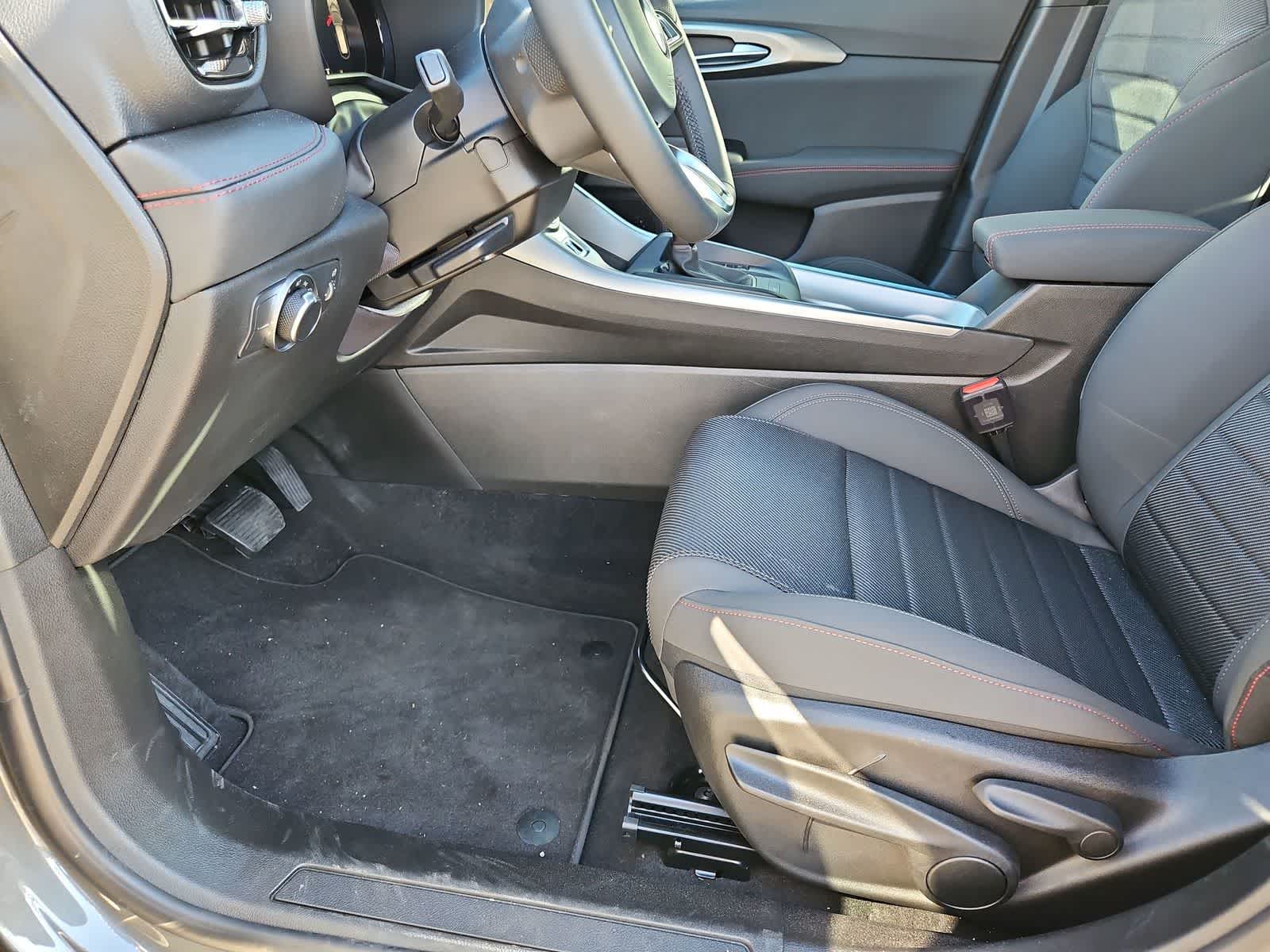 Thumbnail: 2025 Dodge Hornet - 15