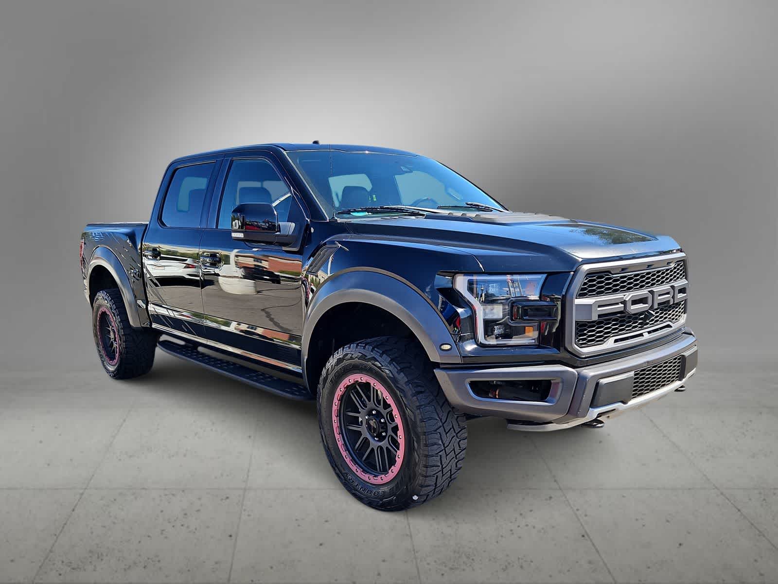 2018 Ford F-150 Raptor photo 2