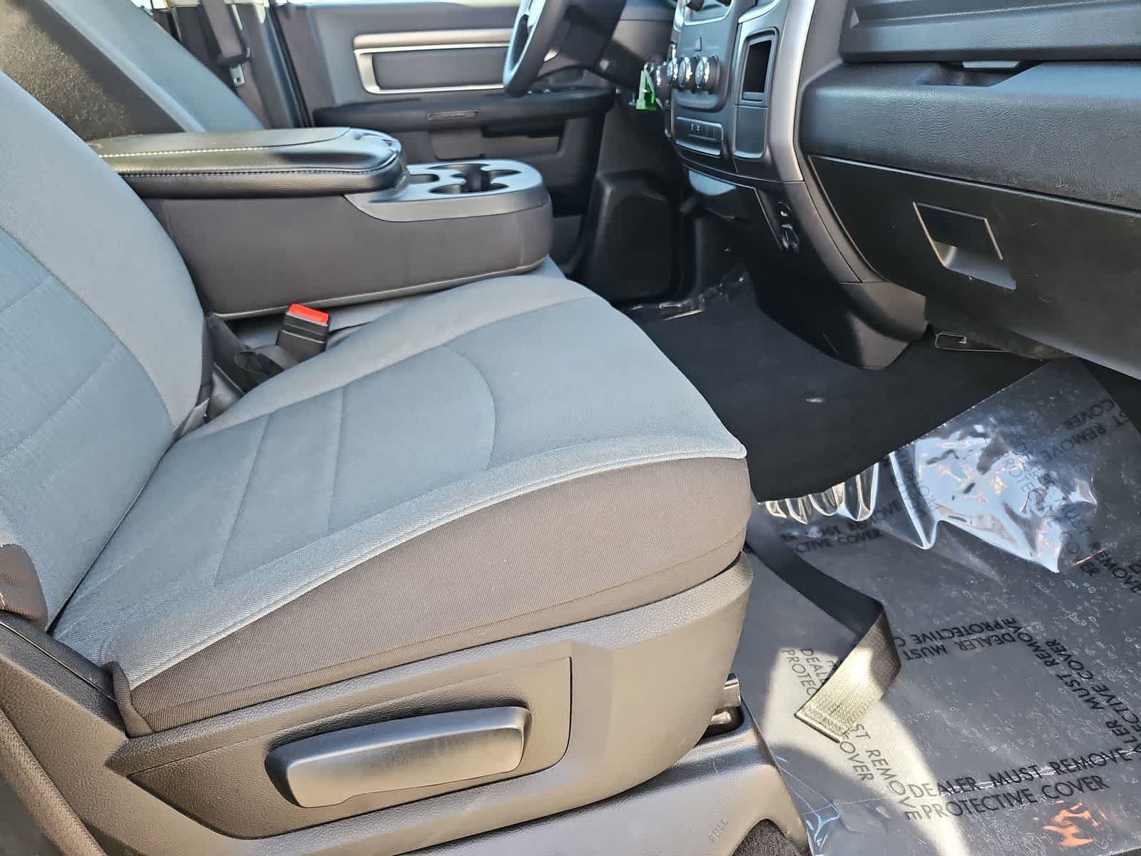 Thumbnail: 2024 RAM 1500 Classic - 21