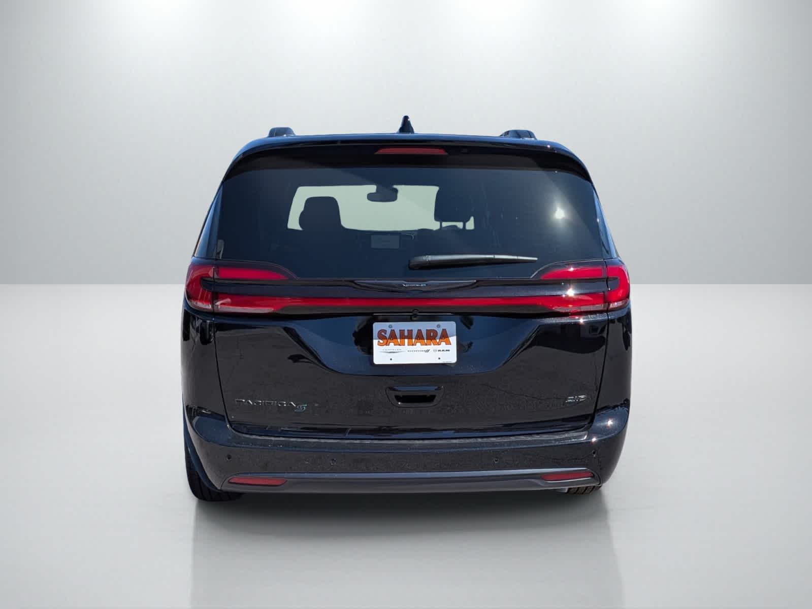 Thumbnail: 2026 Chrysler Pacifica - 5