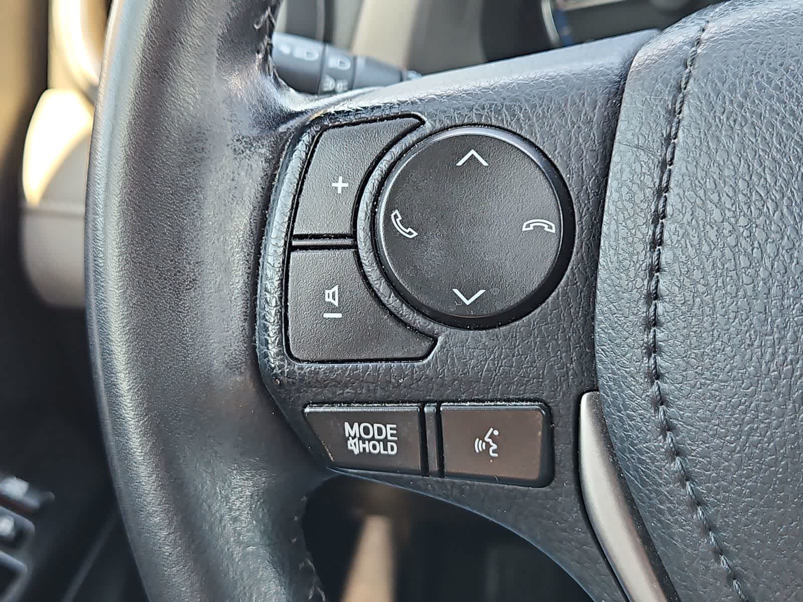 Thumbnail: 2016 Toyota RAV4 - 27