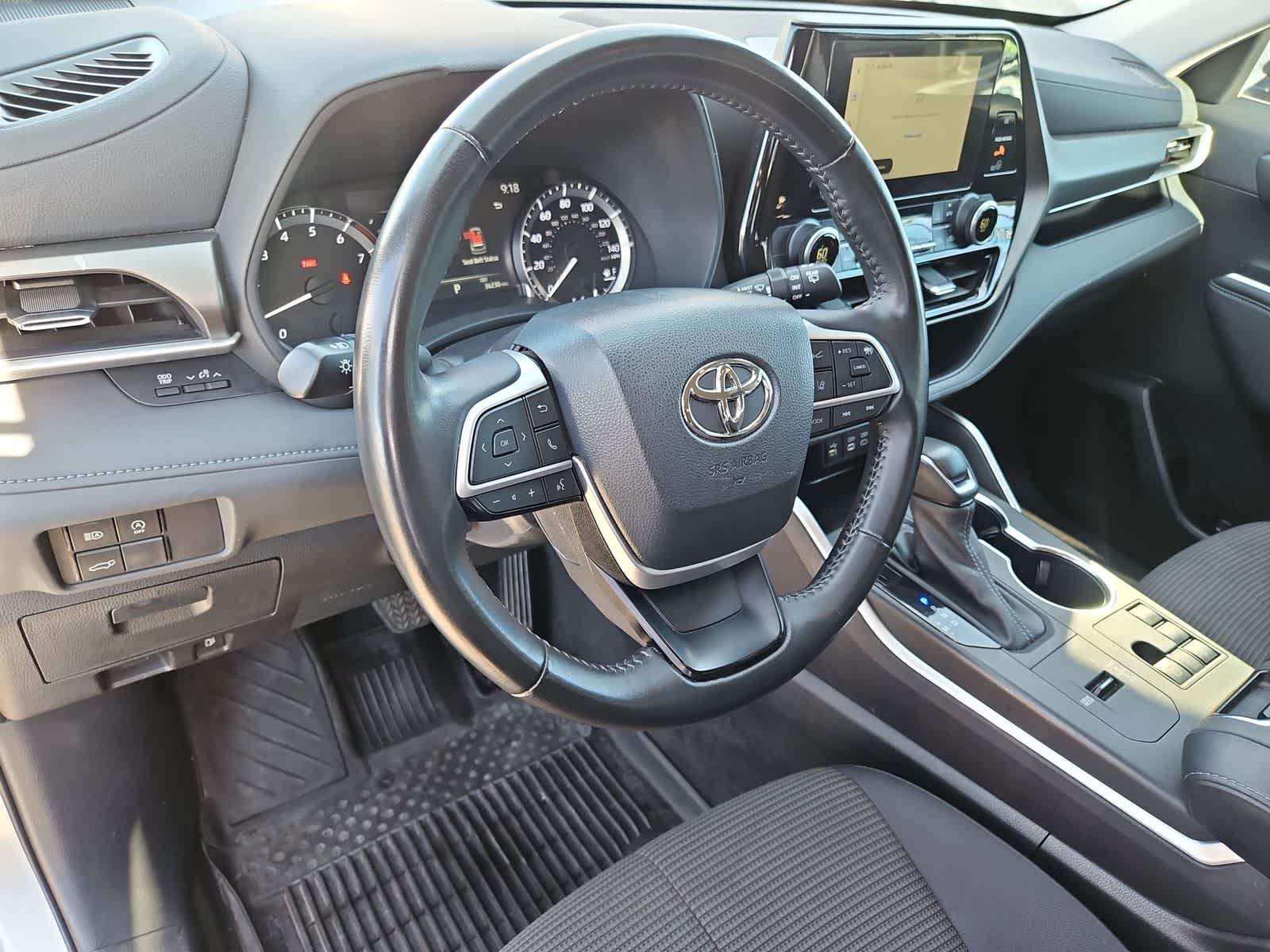 Thumbnail: 2023 Toyota Highlander - 11