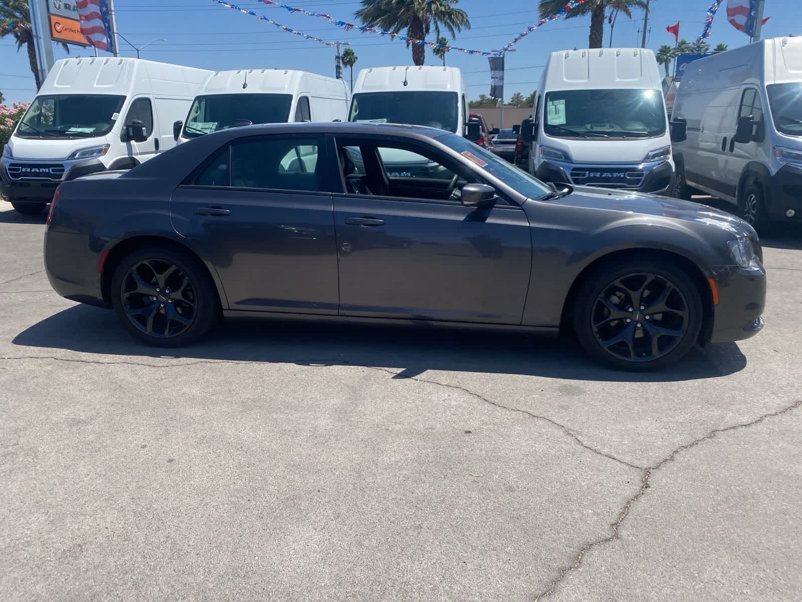 2022 Chrysler 300 S 5
