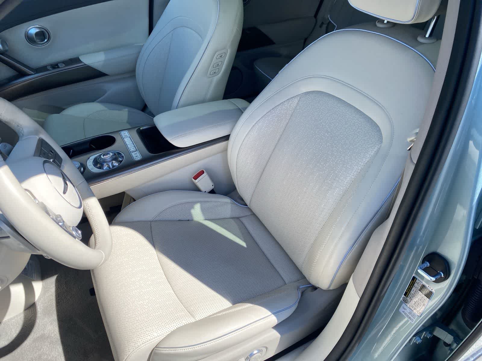 Thumbnail: 2023 Genesis GV60 - 11