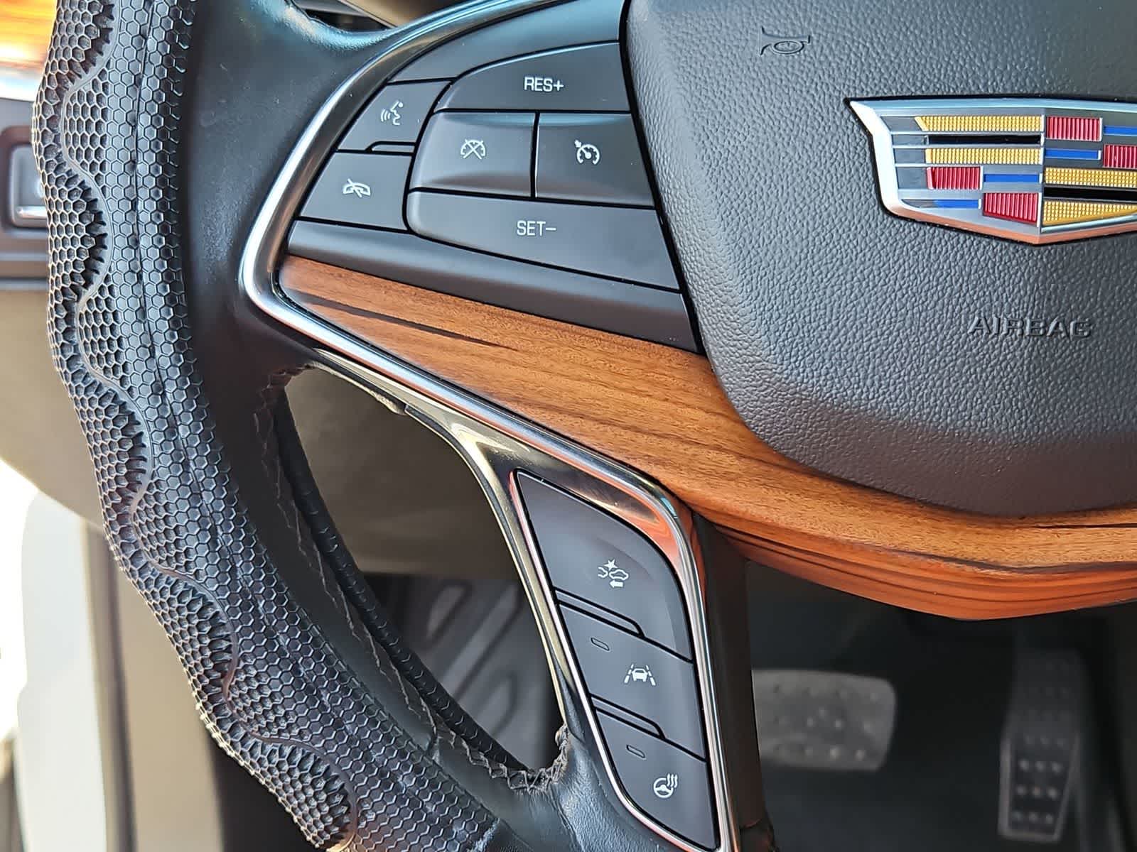 Thumbnail: 2023 Cadillac XT5 - 24