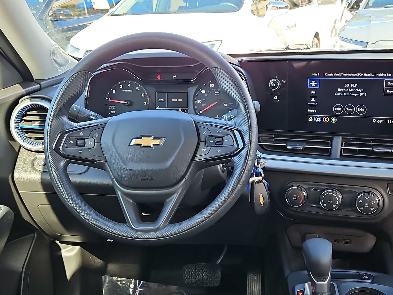 Thumbnail: 2025 Chevrolet Trax - 22