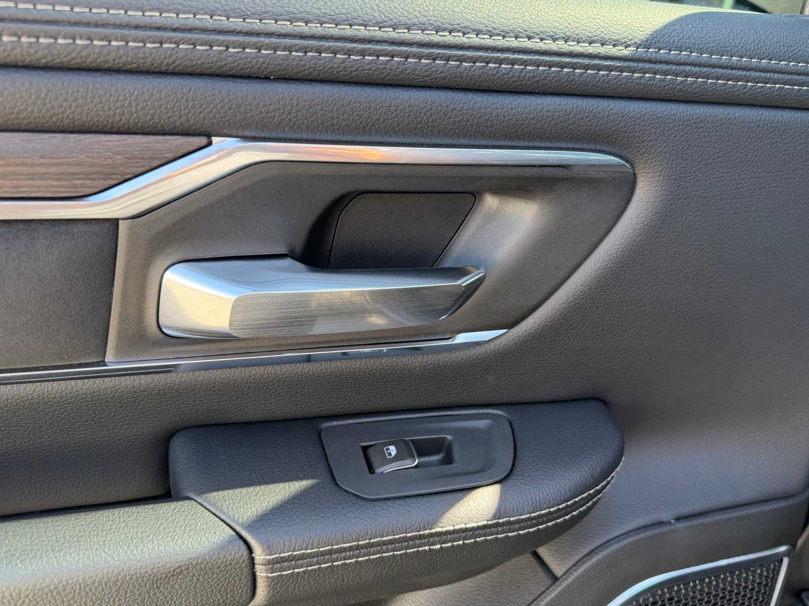 Thumbnail: 2026 RAM 1500 - 25