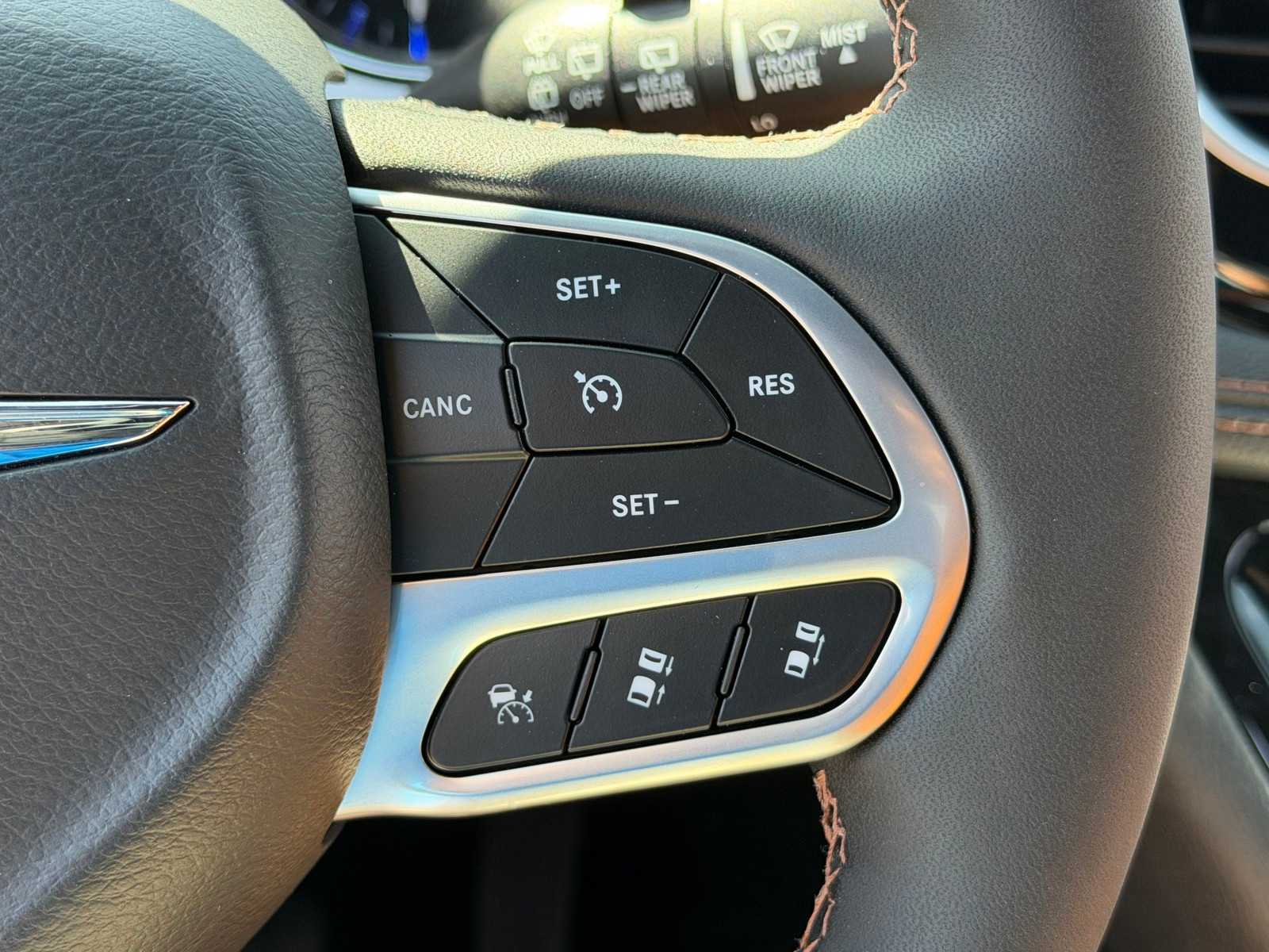 Thumbnail: 2026 Chrysler Pacifica - 18