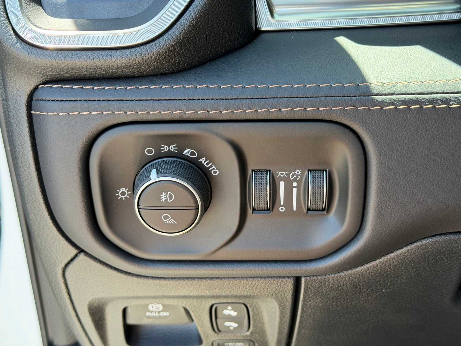 Thumbnail: 2026 RAM 1500 - 15