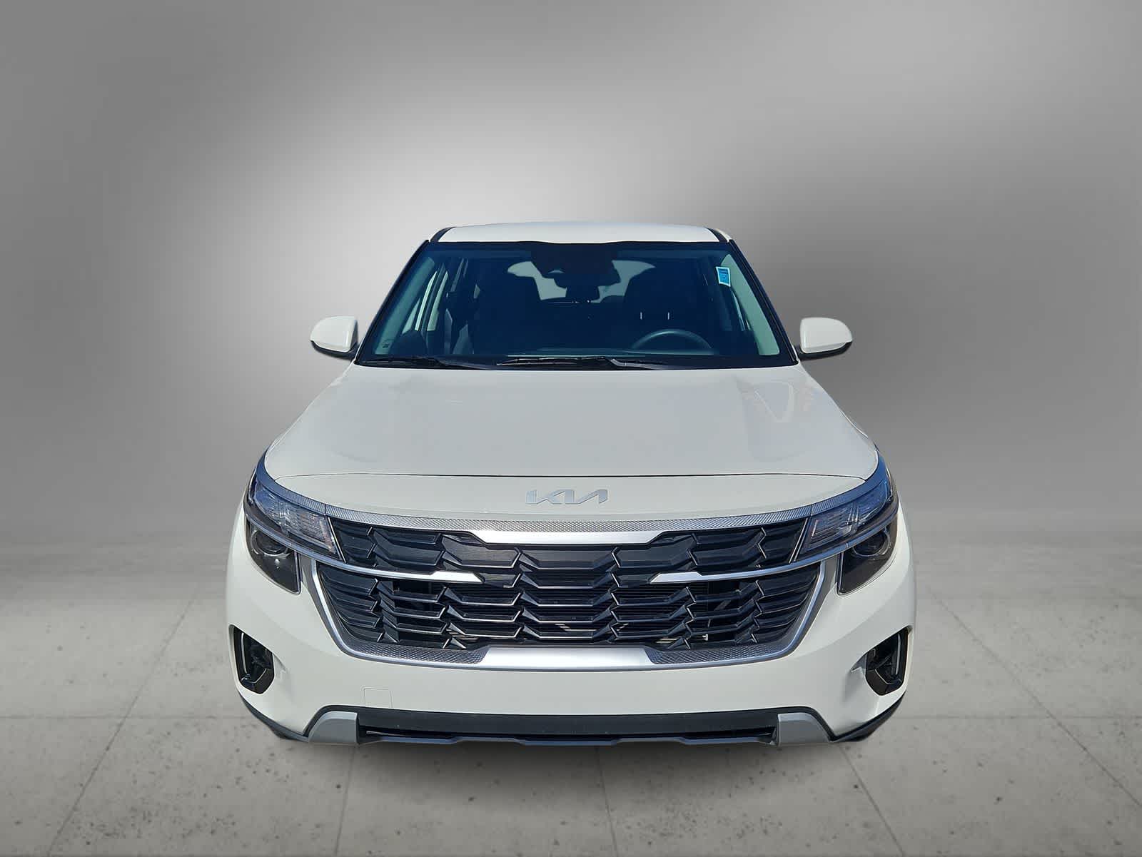 Thumbnail: 2024 Kia Seltos - 3