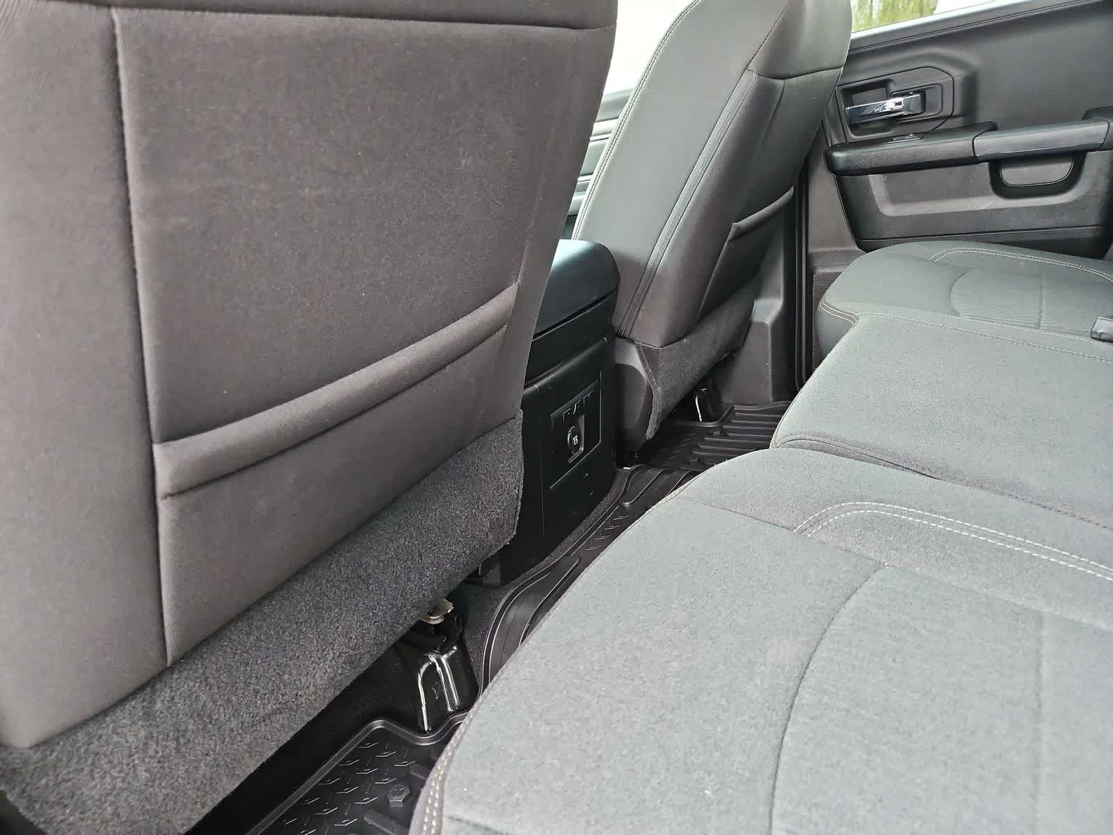 Thumbnail: 2024 RAM 1500 Classic - 19