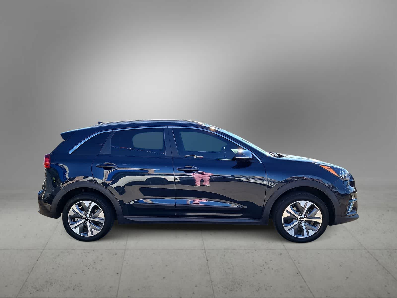 Thumbnail: 2022 Kia Niro - 10