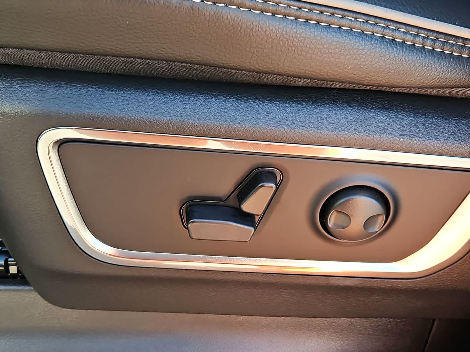 Thumbnail: 2026 RAM 1500 - 17