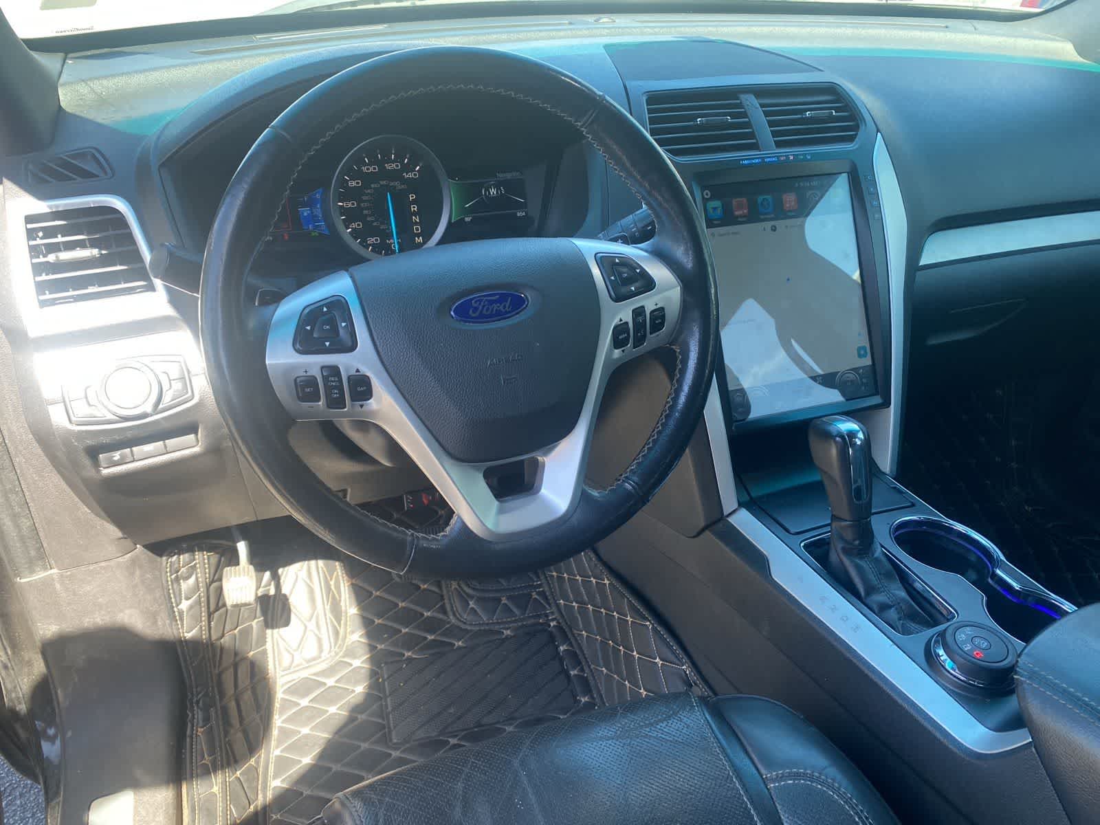 Thumbnail: 2015 Ford Explorer - 10