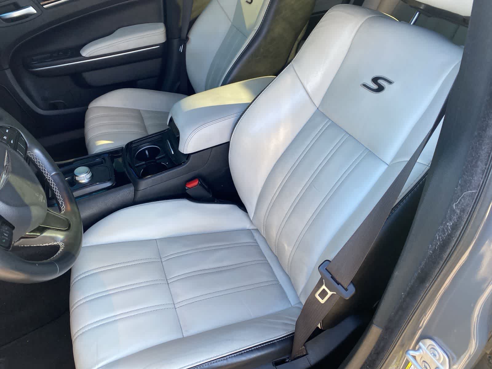 Thumbnail: 2018 Chrysler 300 - 12