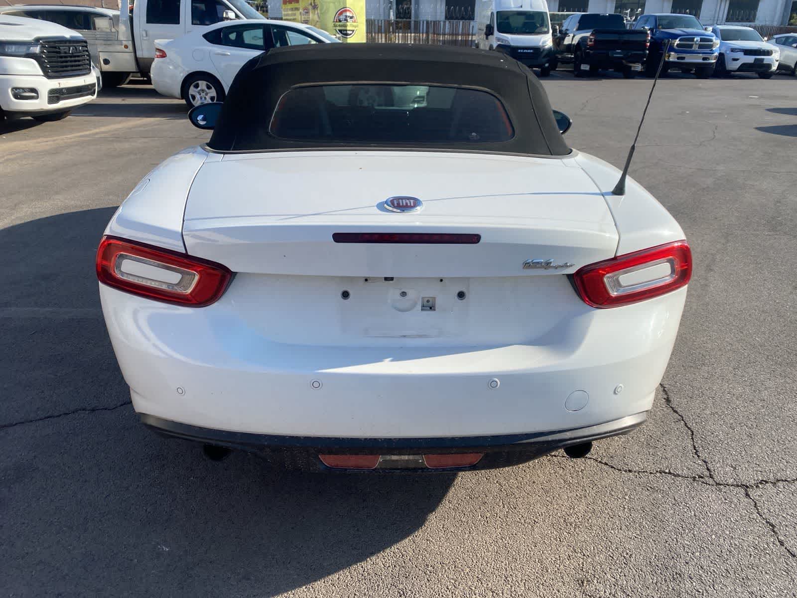 Thumbnail: 2017 Fiat 124 Spider - 6